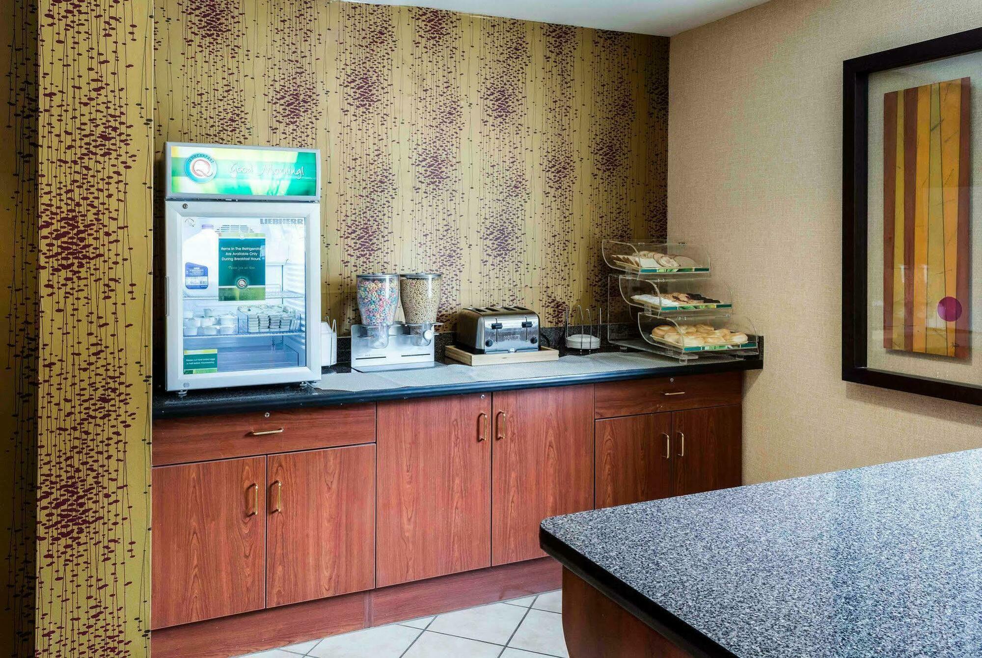 Quality Inn Chester - South Richmond Exterior foto